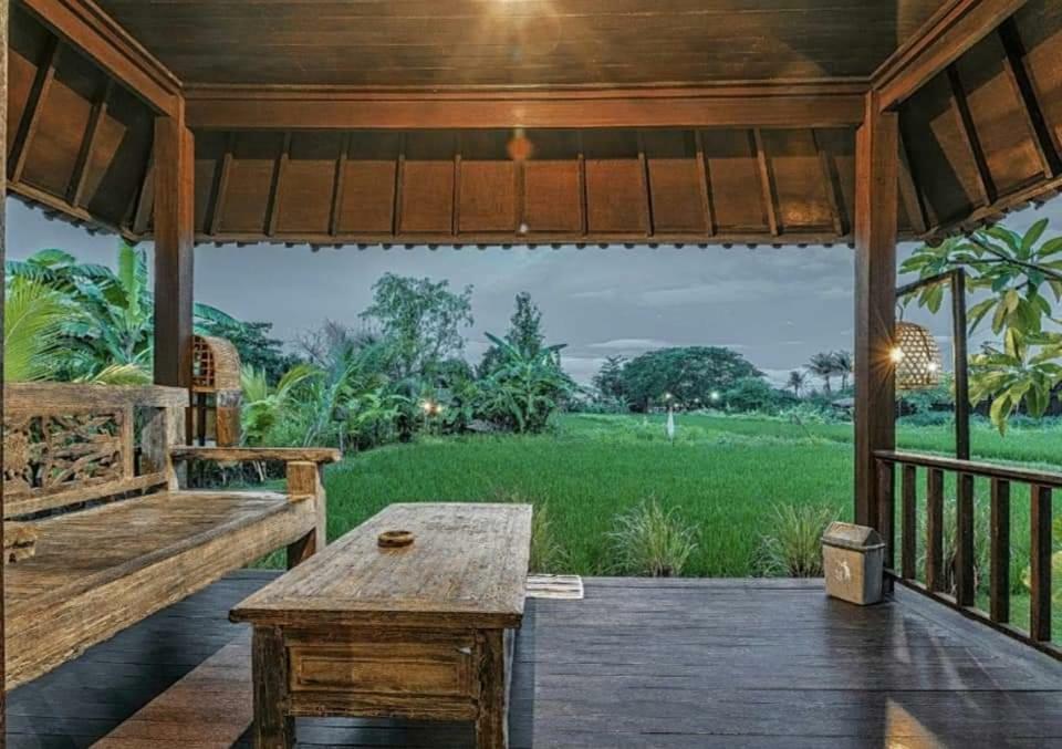 Keramas Surf Camp Hotel Buitenkant foto